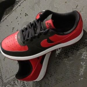 Nike Air Force 1 " Low Bred Black/ Gym Red 2016 DS